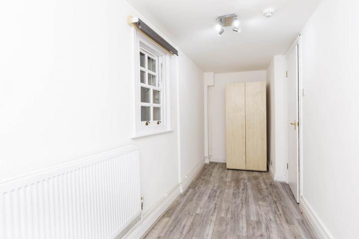 Newly painted two double bedroom flat with study near Regents Park and to tube! Cosway Street, Marylebone